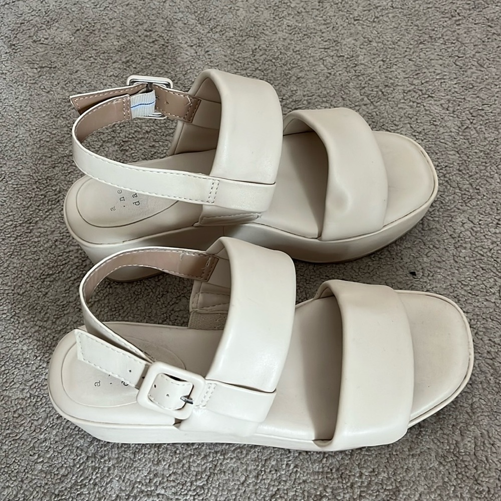 Platform sandals